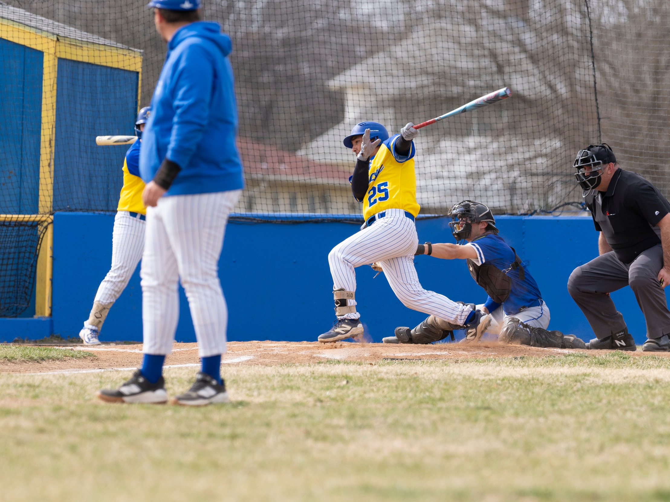 GONZALEZ SHINES AS SWEDES FALL TWICE TO SAINTS