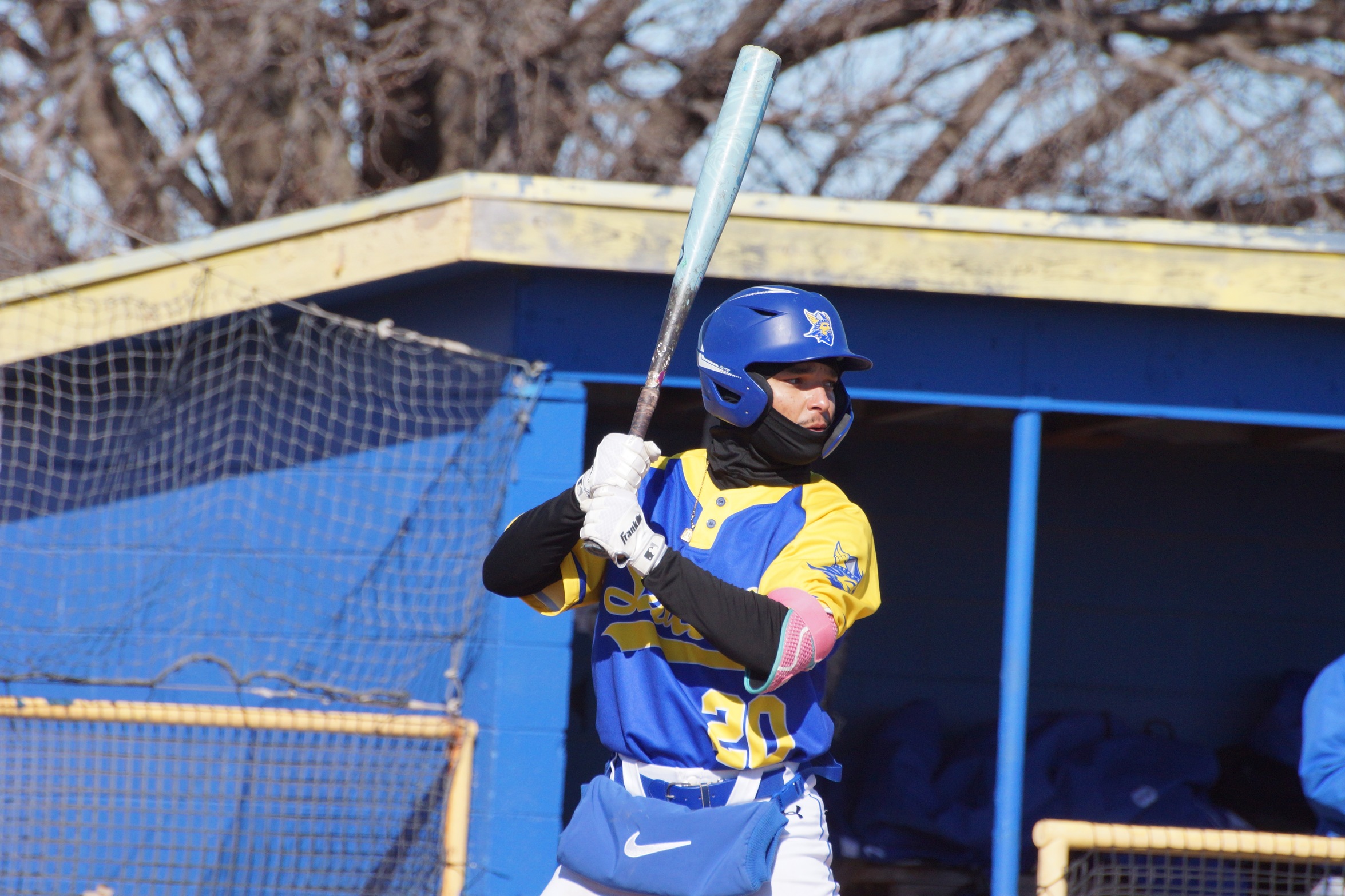 SWEDES BATTLE STERLING IN MIDWEEK MATCHUP