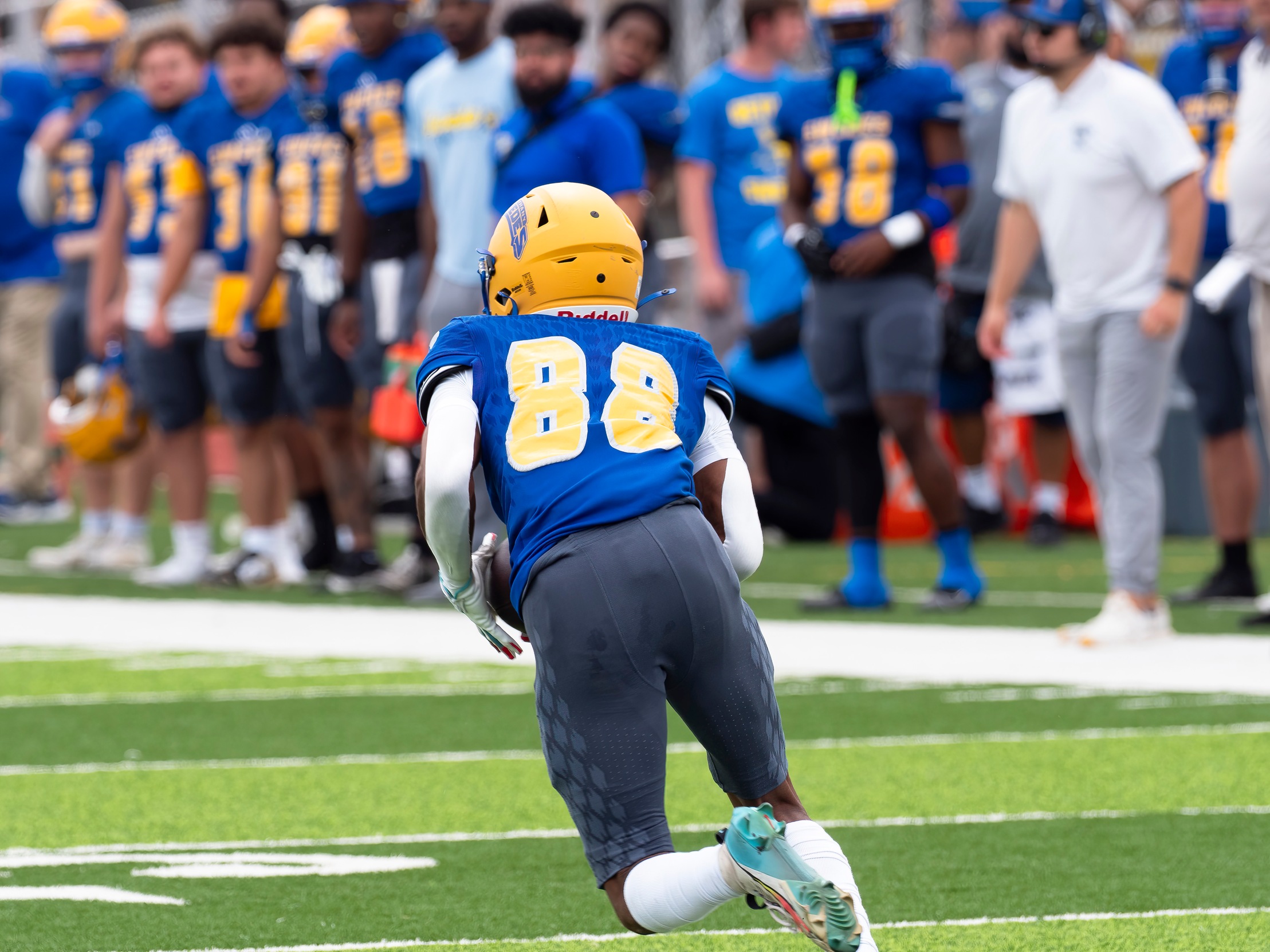 SWEDES FALL FLAT AGAINST NO.17 MOUNDBUILDERS