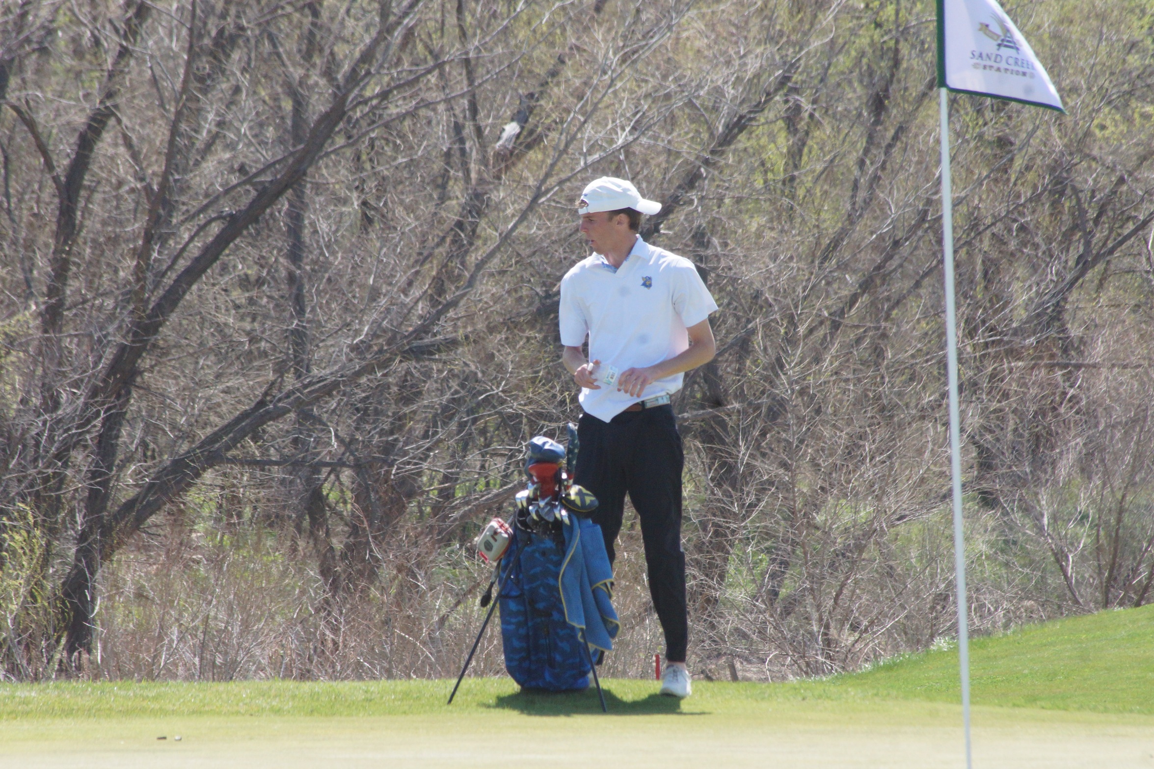 SWEDES STRUGGLE IN SEASON-OPENER