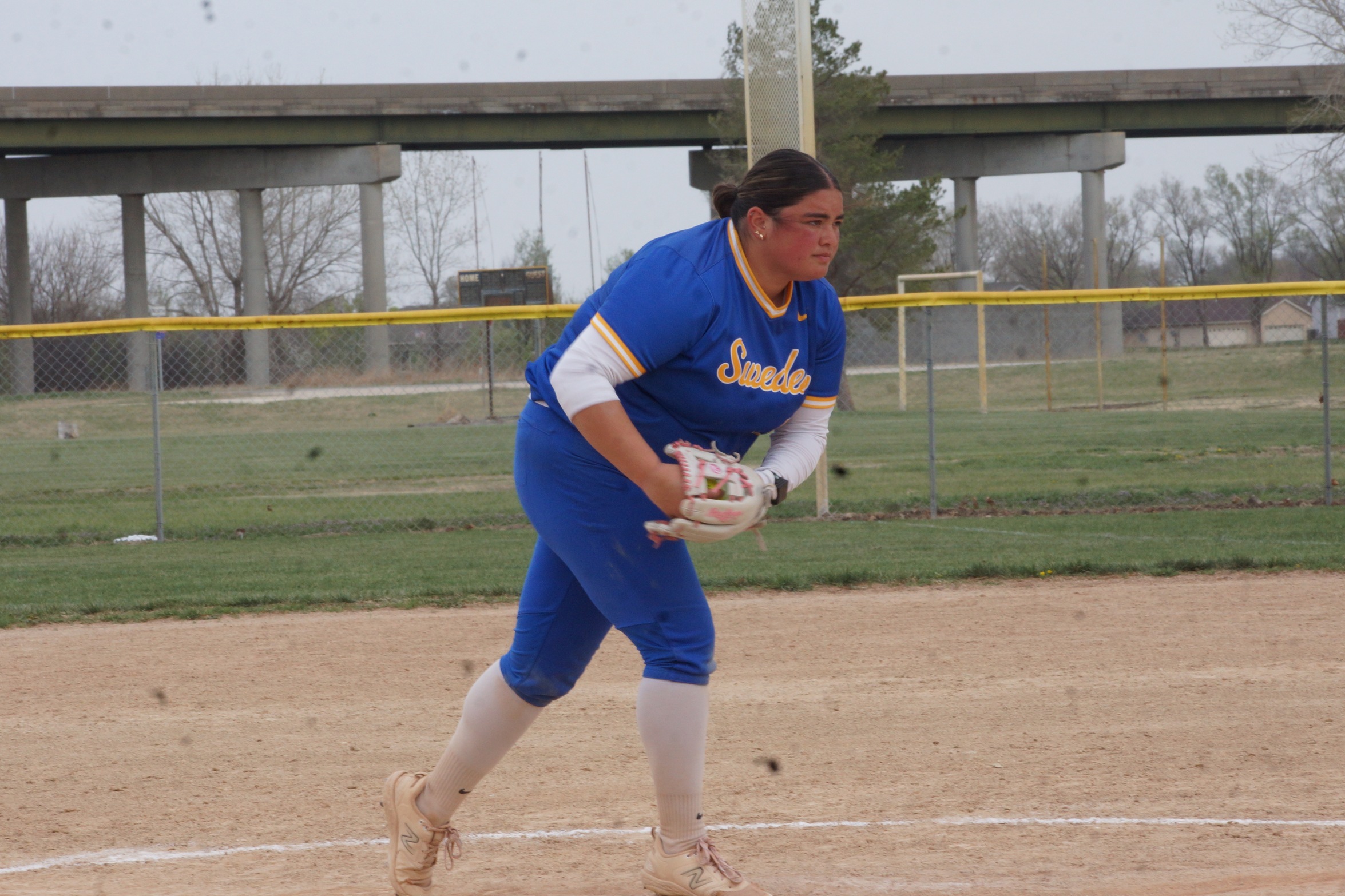 SWEDES SPLIT SENIOR DAY VS MOUNDBUILDERS