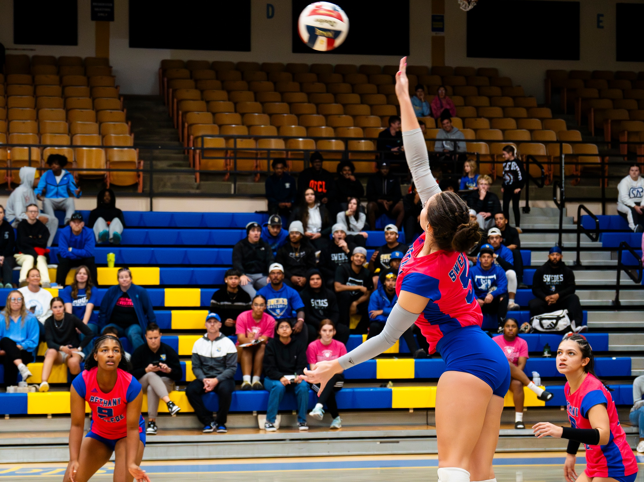 SWEDES SWEEP AVILA ON SENIOR DAY, CLOSE SEASON ON FOUR-GAME WIN STREAK