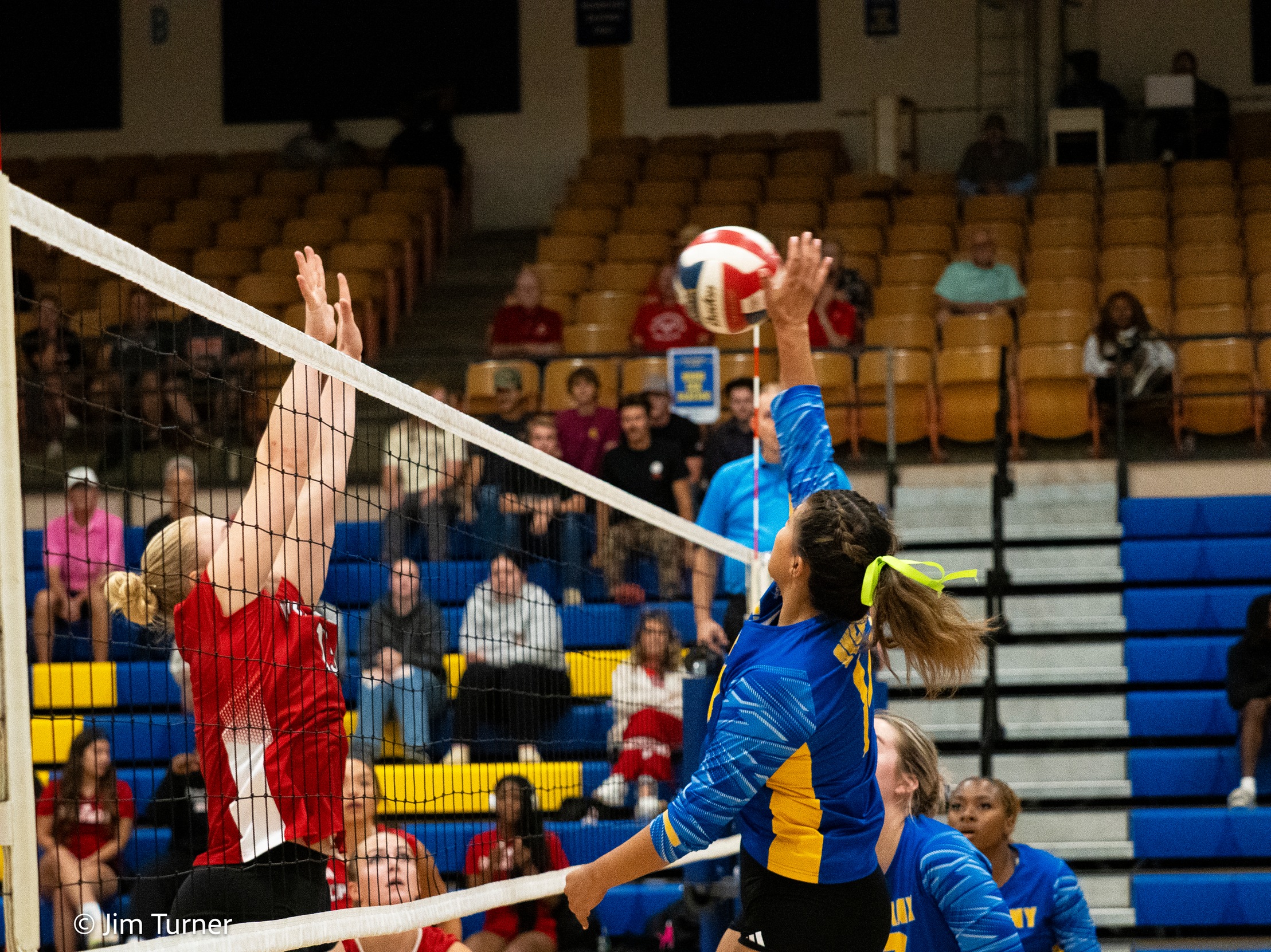 BETHANY BATTLES THRESHERS BUT FALL IN THREE